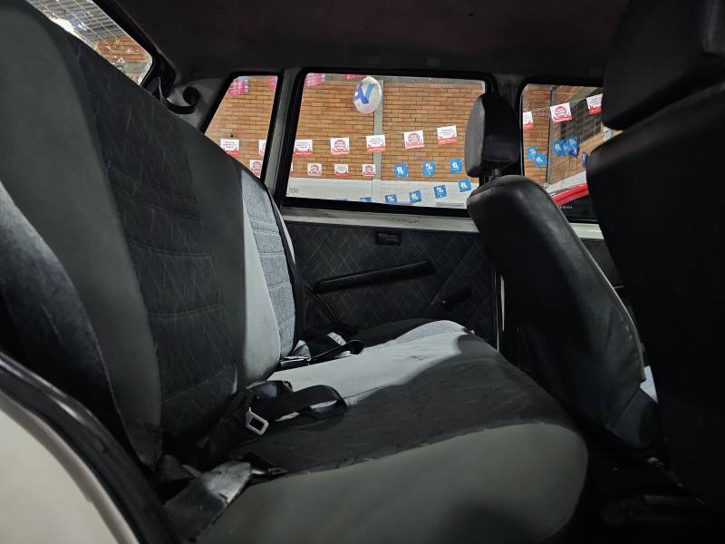 FIAT - UNO - 2005/2005 - Branca - R$ 17.900,00