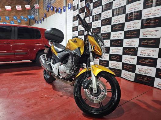 HONDA - CB 300R - 2010/2010 - Amarela - R$ 12.900,00