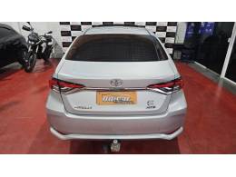 TOYOTA - COROLLA - 2021/2022 - Prata - R$ 146.900,00