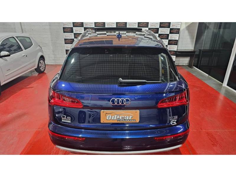 AUDI - Q5 - 2017/2018 - Azul - R$ 164.900,00