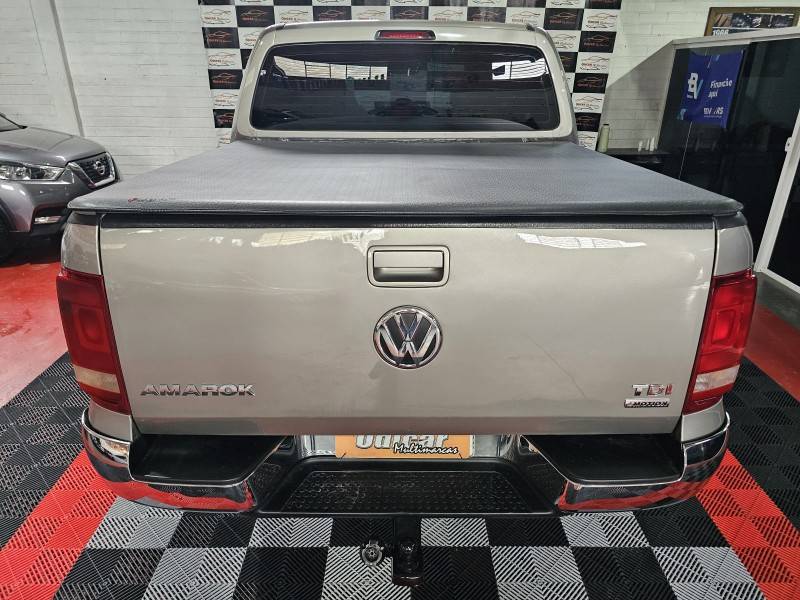 VOLKSWAGEN - AMAROK - 2010/2011 - Prata - R$ 79.900,00