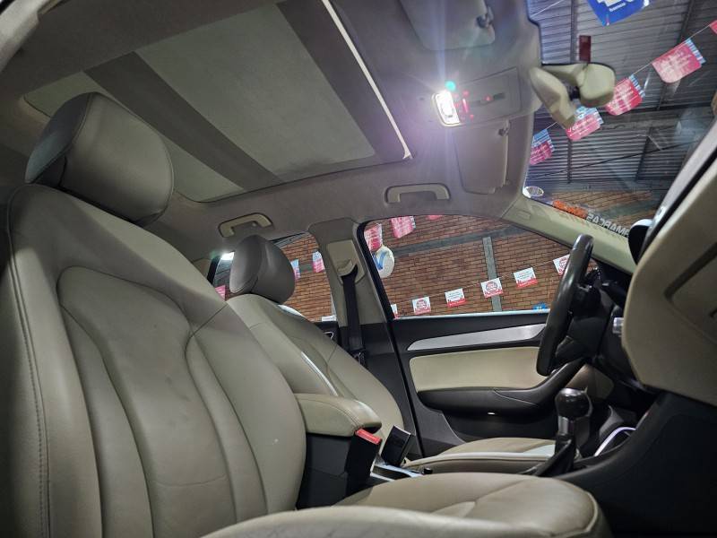 AUDI - Q3 - 2014/2015 - Preta - R$ 88.900,00