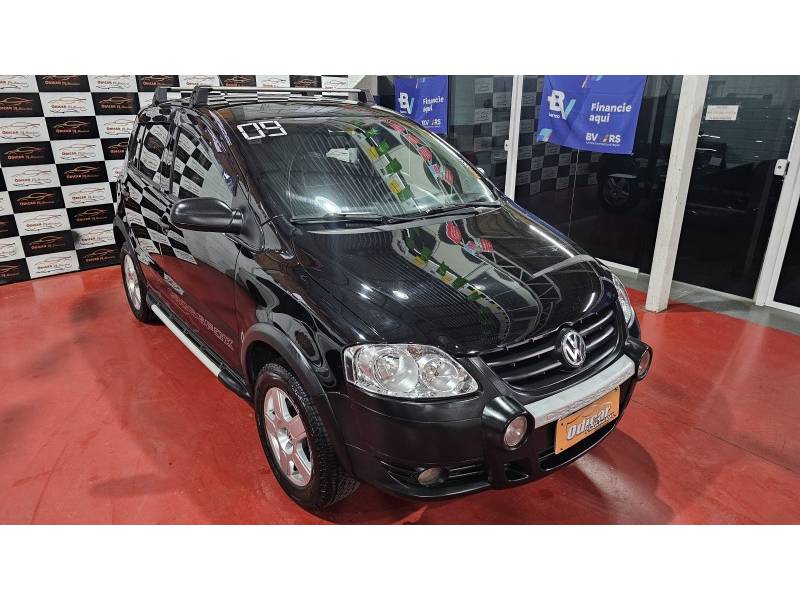 VOLKSWAGEN - CROSSFOX - 2008/2009 - Preta - R$ 35.900,00