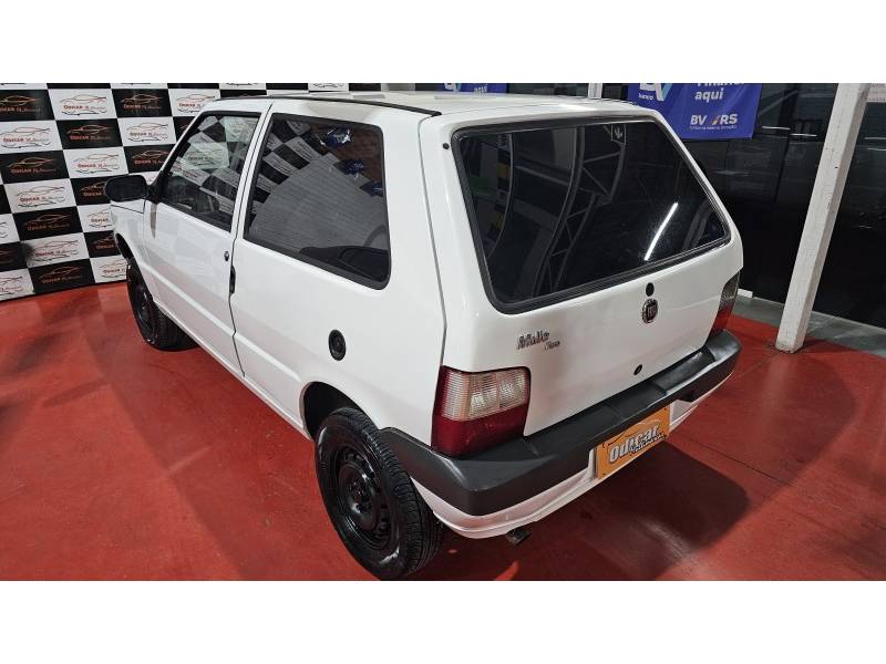 FIAT - UNO - 2009/2010 - Branca - R$ 19.900,00