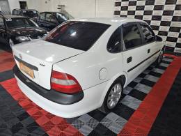 CHEVROLET - VECTRA - 1997/1998 - Branca - R$ 19.900,00
