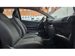 VOLKSWAGEN - FOX - 2007/2008 - Preta - R$ 21.900,00
