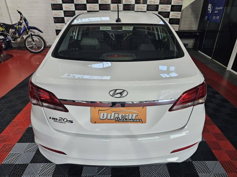 HYUNDAI - HB20S - 2019/2019 - Branca - R$ 61.900,00