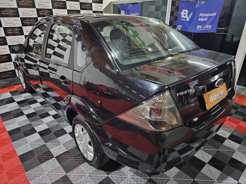 FORD - FIESTA - 2012/2013 - Preta - R$ 35.900,00