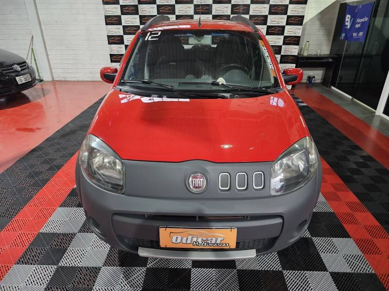 FIAT - UNO - 2011/2012 - Vermelha - R$ 32.900,00