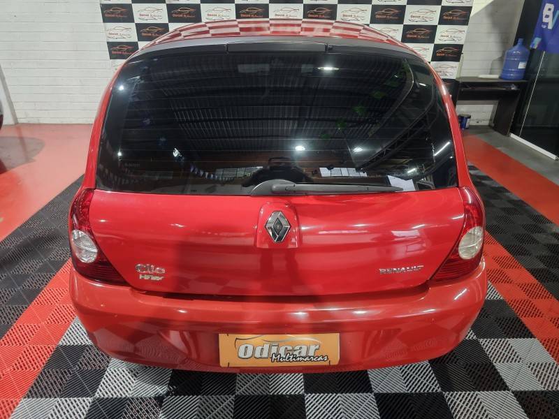 RENAULT - CLIO - 2007/2008 - Vermelha - R$ 17.900,00