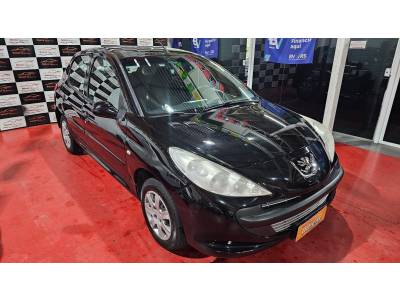 PEUGEOT - 207 - 2010/2011 - Preta - R$ 23.900,00