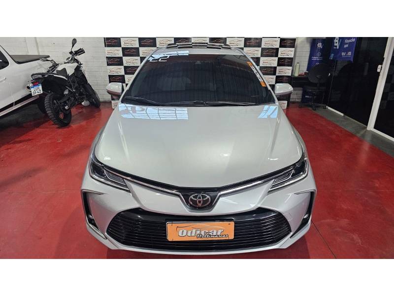 TOYOTA - COROLLA - 2022/2022 - Prata - R$ 145.900,00