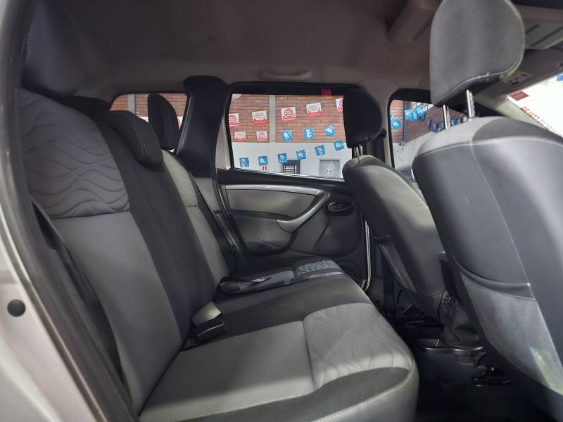 RENAULT - DUSTER - 2011/2012 - Prata - R$ 52.900,00