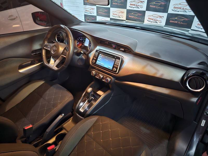 NISSAN - KICKS - 2017/2018 - Cinza - R$ 82.900,00