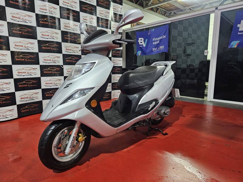SUZUKI - BURGMAN - 2012/2013 - Prata - R$ 9.900,00