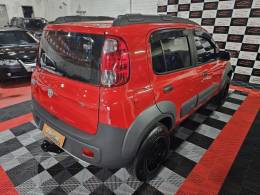 FIAT - UNO - 2011/2012 - Vermelha - R$ 32.900,00