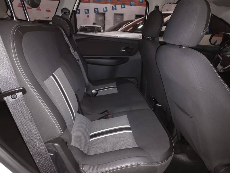 CHEVROLET - SPIN - 2016/2017 - Branca - R$ 62.900,00