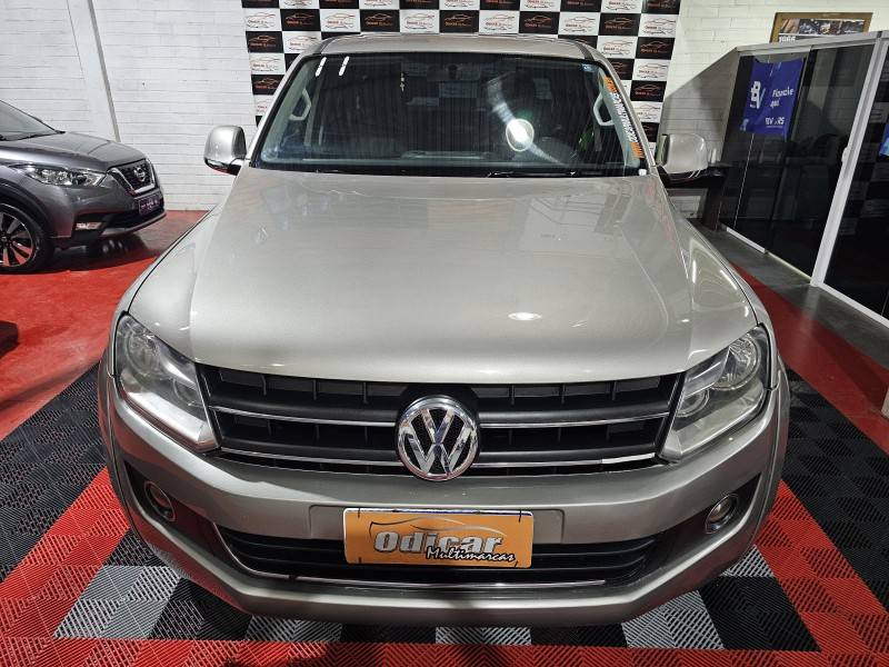 VOLKSWAGEN - AMAROK - 2010/2011 - Prata - R$ 79.900,00