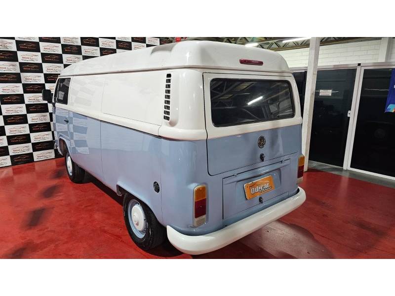 VOLKSWAGEN - KOMBI - 2009/2010 - Branca - R$ 33.900,00