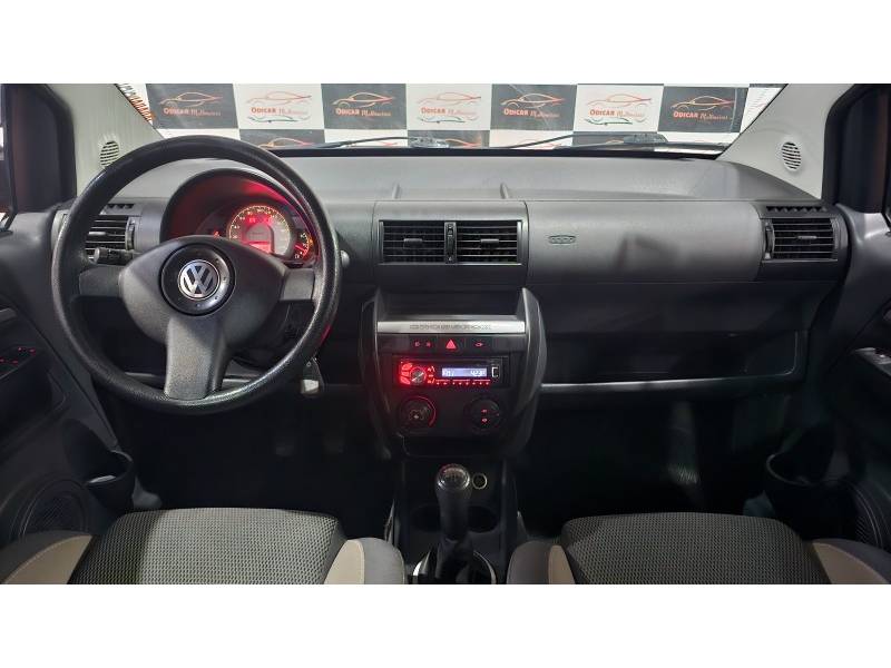 VOLKSWAGEN - CROSSFOX - 2008/2009 - Preta - R$ 35.900,00