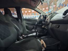 RENAULT - KWID - 2021/2022 - Branca - R$ 49.900,00