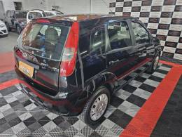 FORD - FIESTA - 2005/2005 - Preta - R$ 21.900,00