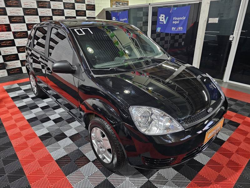 FORD - FIESTA - 2006/2007 - Preta - R$ 22.900,00