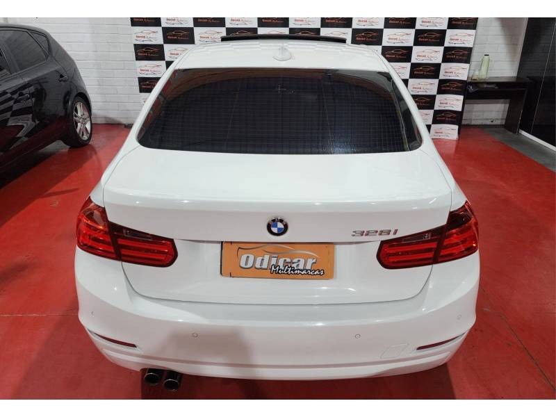 BMW - 328I - 2014/2014 - Branca - R$ 113.900,00