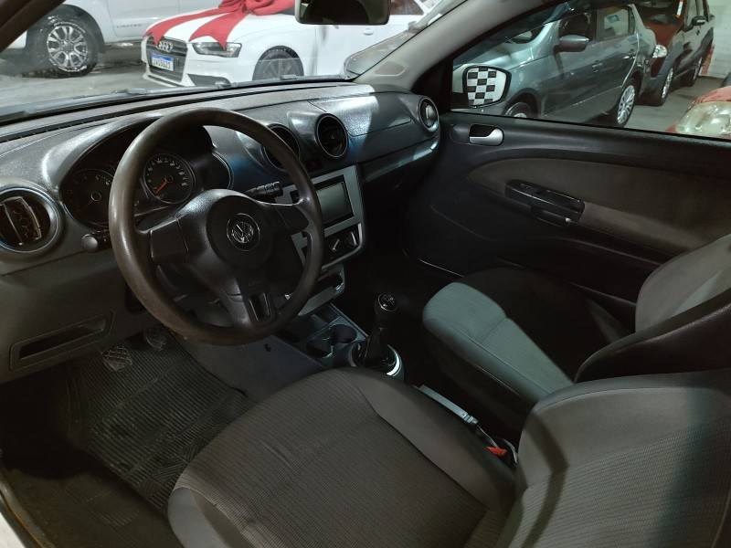 VOLKSWAGEN - SAVEIRO - 2013/2014 - Branca - R$ 49.900,00
