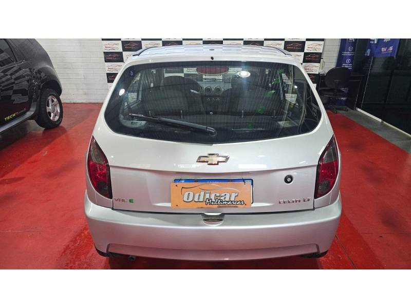 CHEVROLET - CELTA - 2013/2014 - Prata - R$ 33.900,00