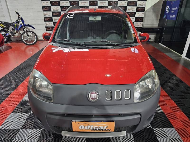FIAT - UNO - 2011/2012 - Vermelha - R$ 32.900,00