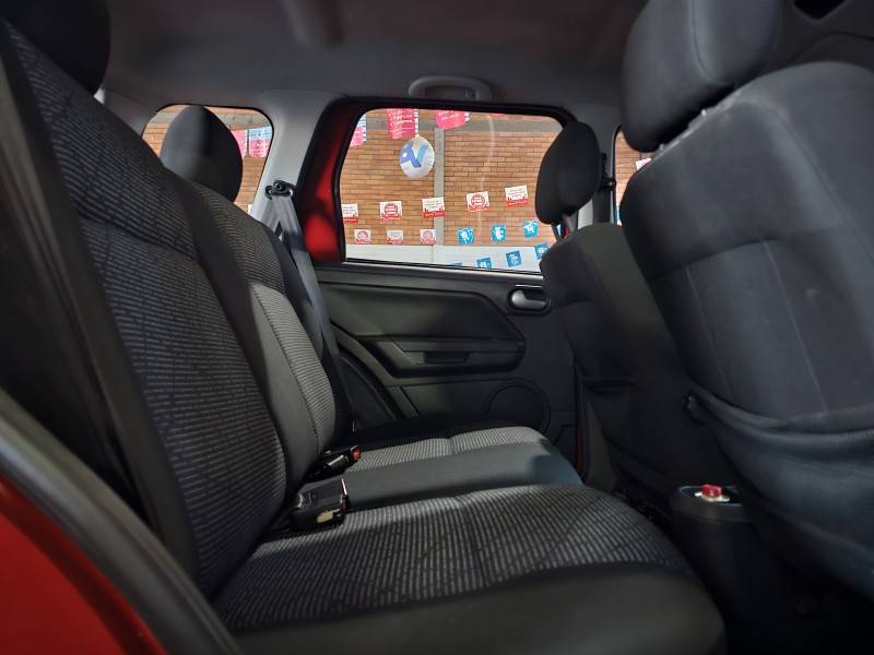 FORD - ECOSPORT - 2010/2011 - Vermelha - R$ 41.900,00