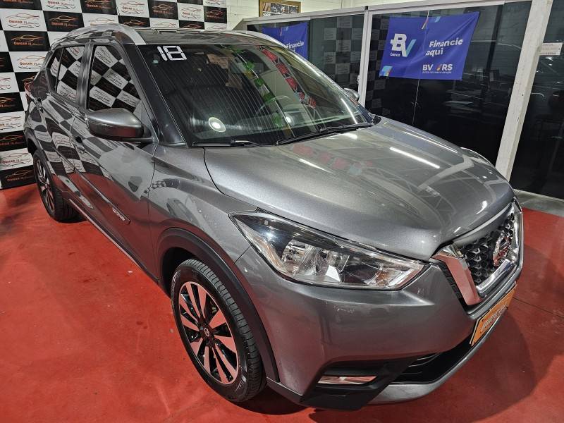 NISSAN - KICKS - 2017/2018 - Cinza - R$ 82.900,00