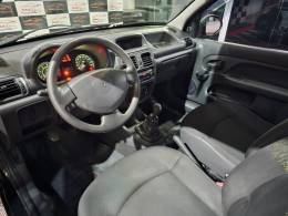 RENAULT - CLIO - 2013/2014 - Preta - R$ 19.900,00
