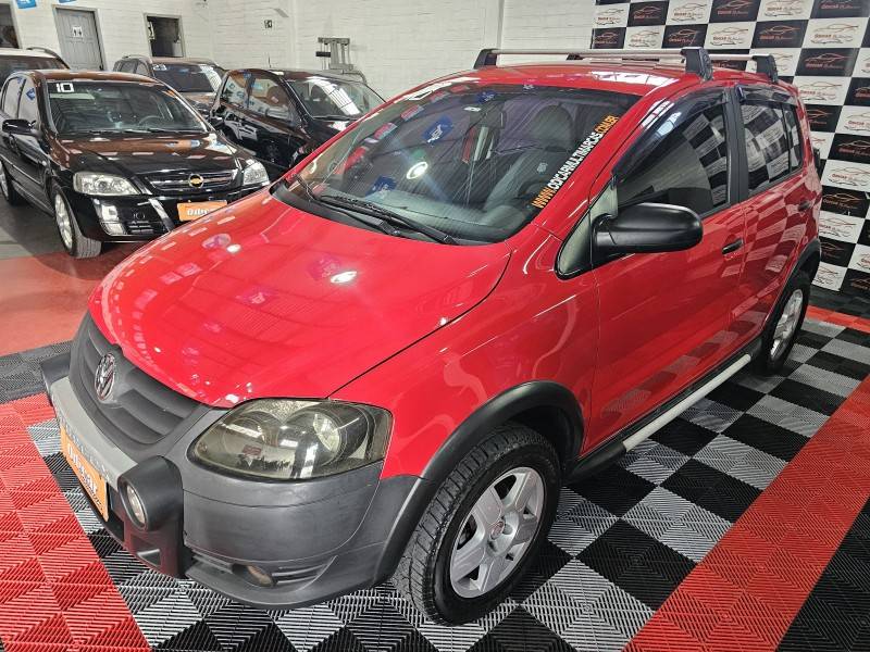 VOLKSWAGEN - CROSSFOX - 2009/2010 - Vermelha - R$ 34.900,00