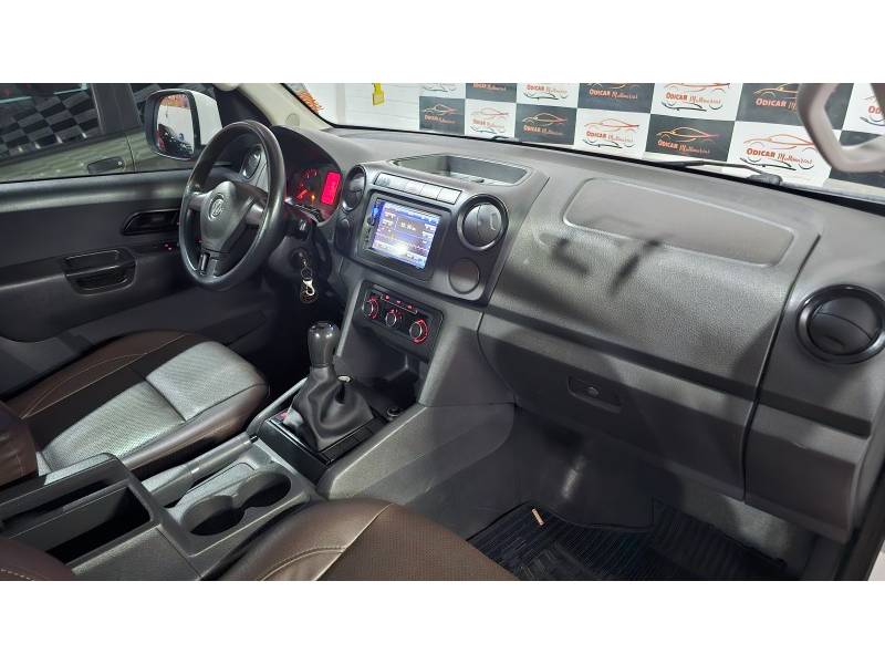 VOLKSWAGEN - AMAROK - 2012/2013 - Branca - R$ 72.900,00