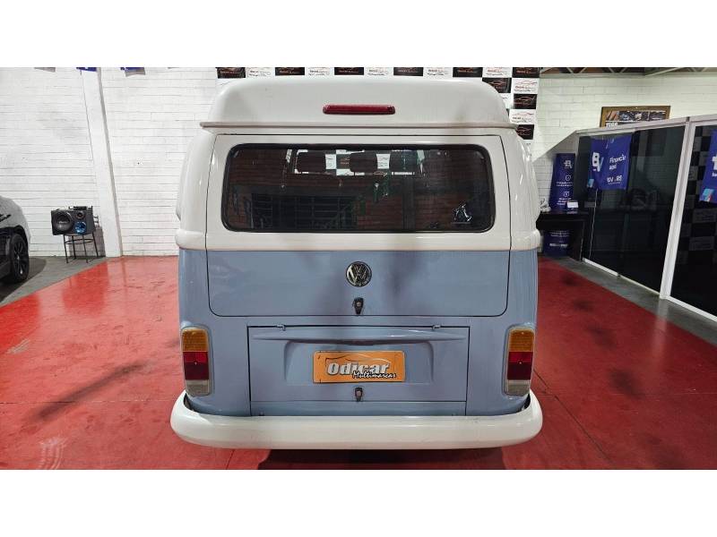 VOLKSWAGEN - KOMBI - 2009/2010 - Branca - R$ 33.900,00