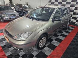 FORD - FOCUS - 2008/2009 - Prata - R$ 29.900,00
