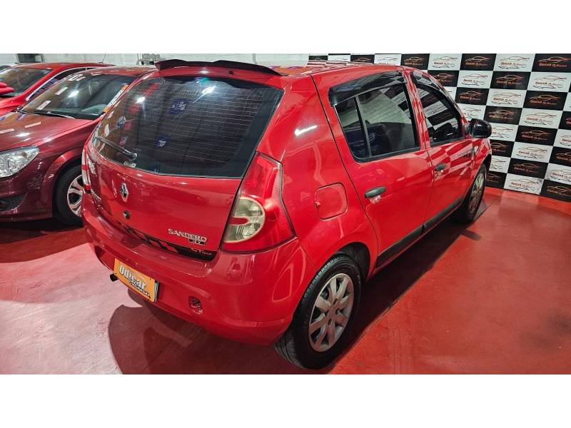 RENAULT - SANDERO - 2010/2011 - Vermelha - R$ 27.900,00