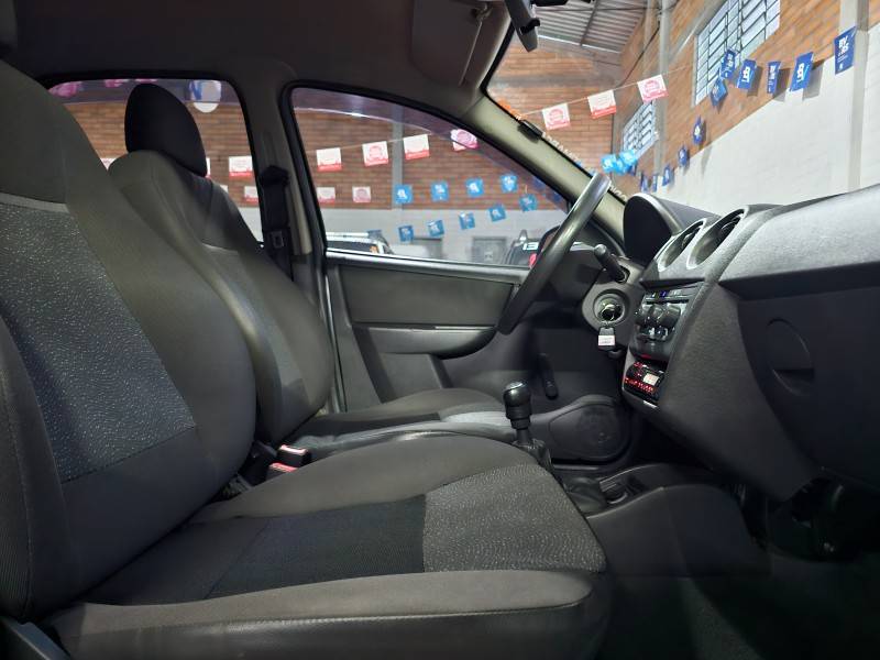 CHEVROLET - CELTA - 2012/2012 - Cinza - R$ 28.900,00