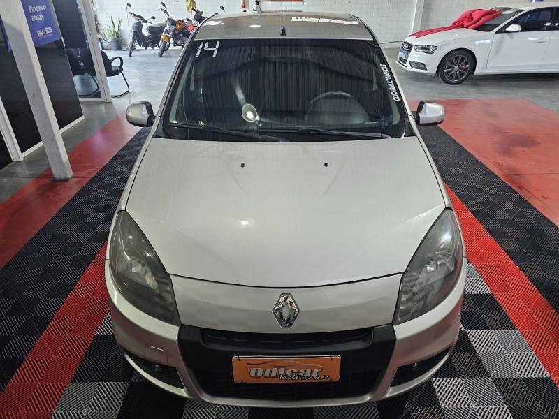 RENAULT - SANDERO - 2013/2014 - Prata - R$ 31.900,00