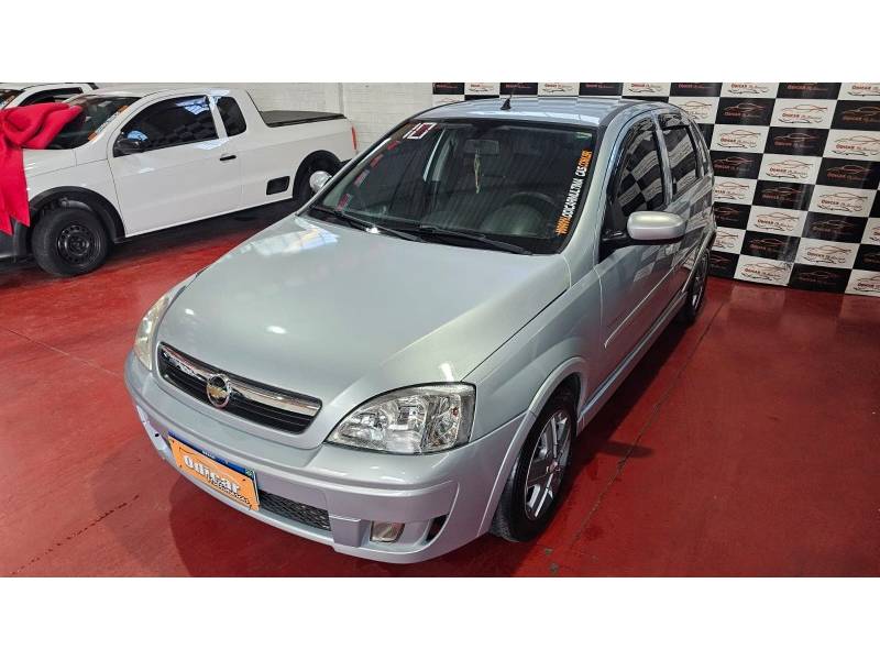 CHEVROLET - CORSA - 2010/2010 - Prata - R$ 28.900,00