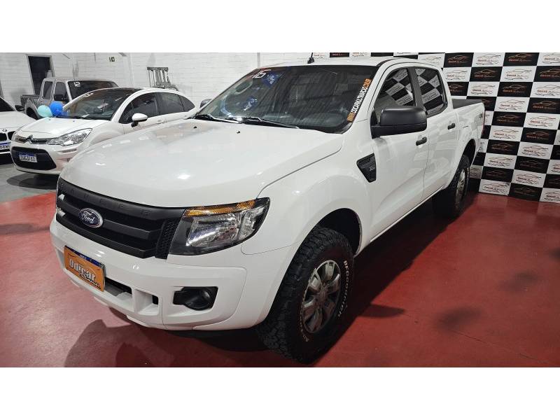 FORD - RANGER - 2015/2016 - Branca - R$ 118.900,00
