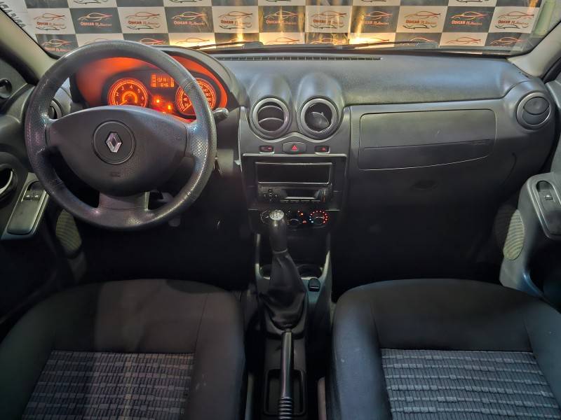 RENAULT - SANDERO - 2013/2014 - Prata - R$ 31.900,00