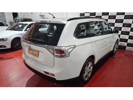 MITSUBISHI - OUTLANDER - 2013/2014 - Branca - R$ 74.900,00