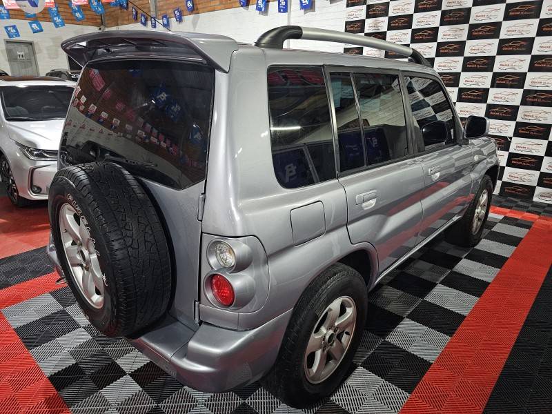 MITSUBISHI - PAJERO TR4 - 2007/2007 - Prata - R$ 48.900,00