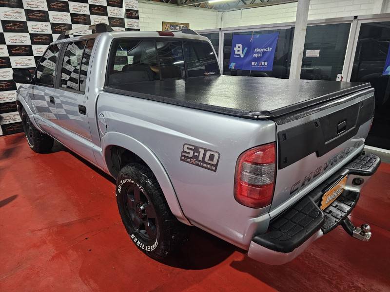 CHEVROLET - S10 - 2009/2010 - Branca - R$ 64.900,00