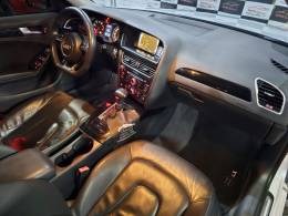 AUDI - A4 - 2014/2015 - Branca - R$ 85.900,00