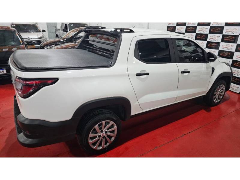 FIAT - STRADA - 2021/2022 - Branca - R$ 84.900,00