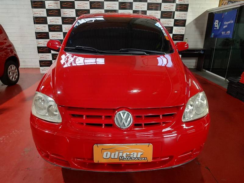 VOLKSWAGEN - FOX - 2008/2009 - Vermelha - R$ 23.900,00